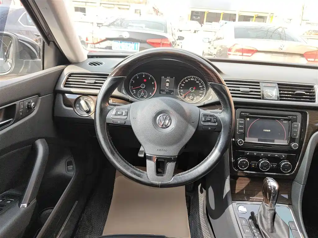 Volkswagen Passat 2015 — фото 11