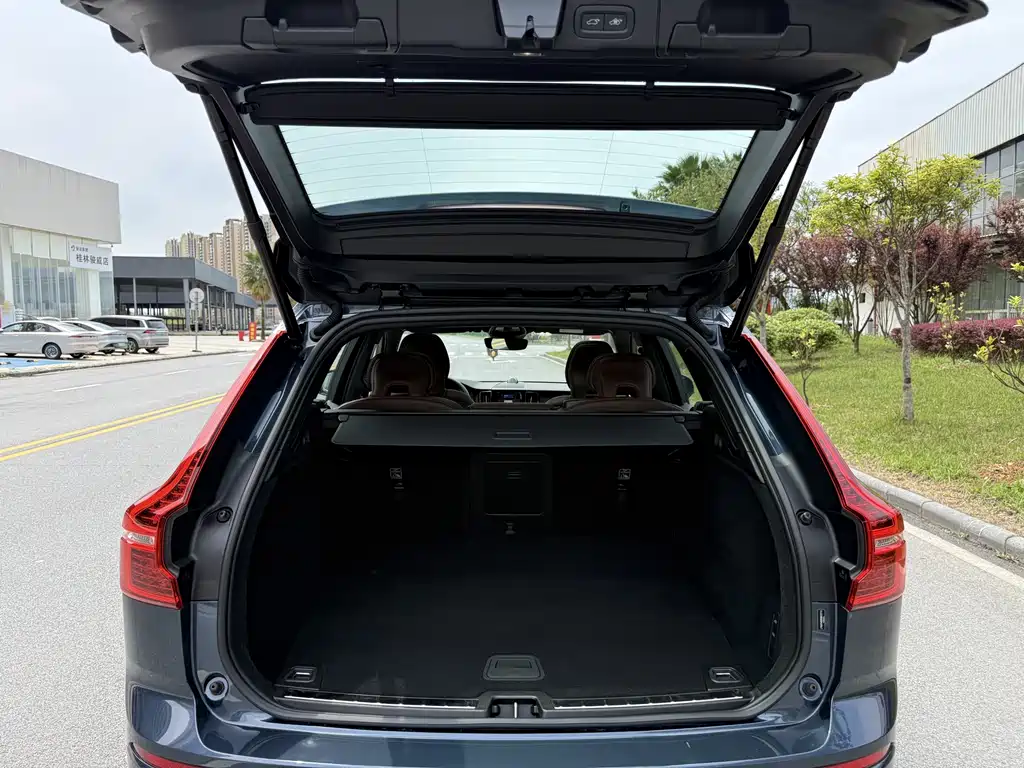 Volvo XC60 PHEV 2024 — фото 14