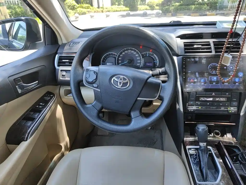 Toyota Camry 2017 — фото 3