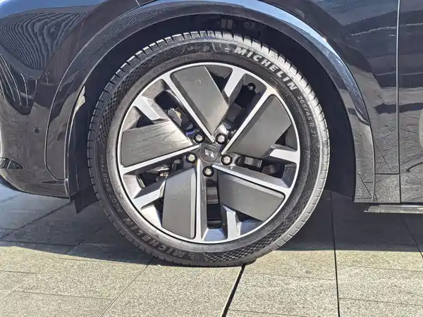 Li Auto L7 2025