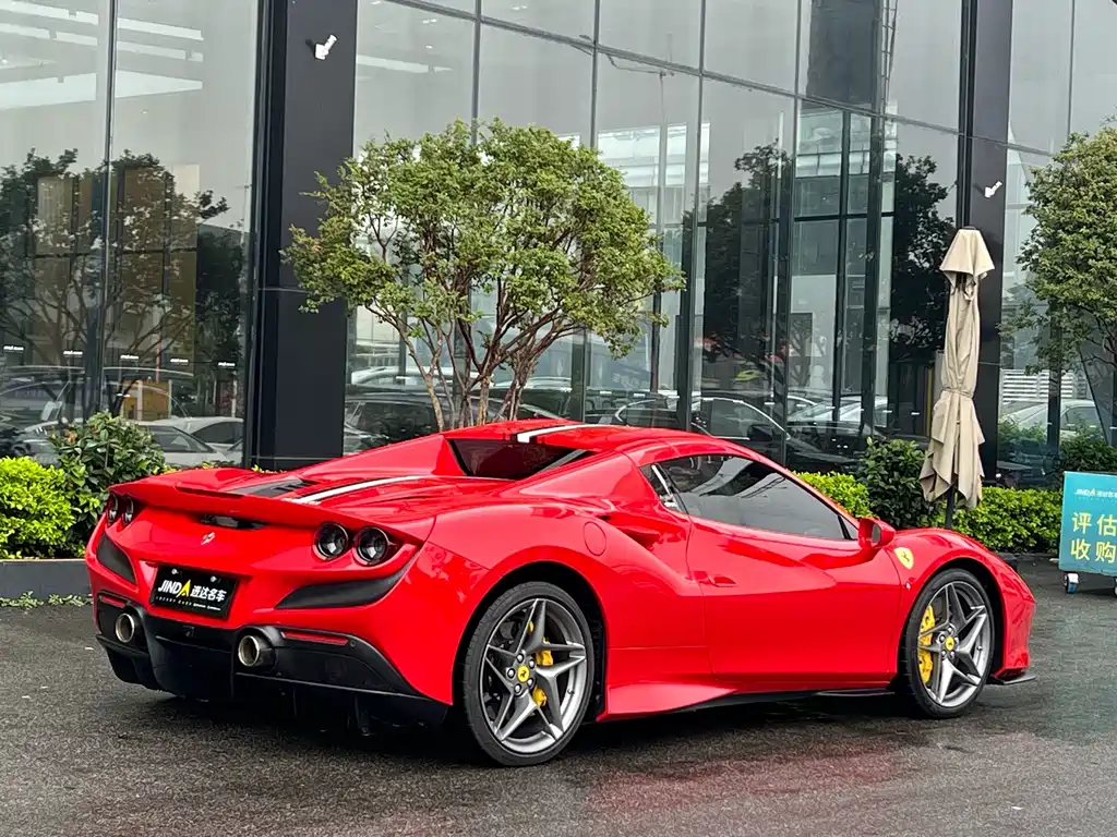 Ferrari F8 2023 — фото 14