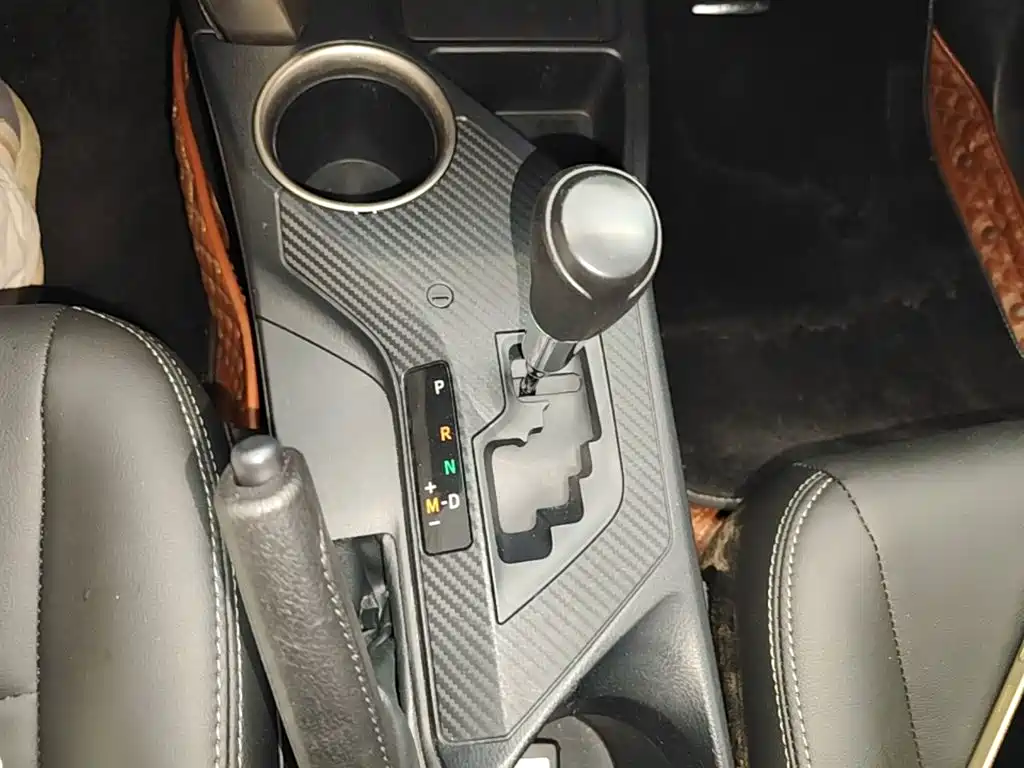 Toyota RAV4 2016 — фото 14