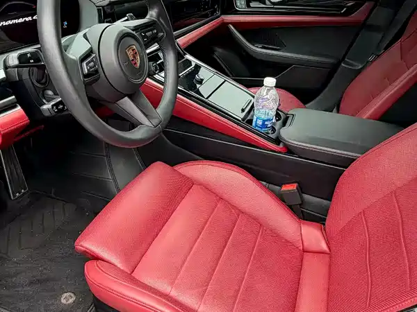 Porsche Panamera 2025