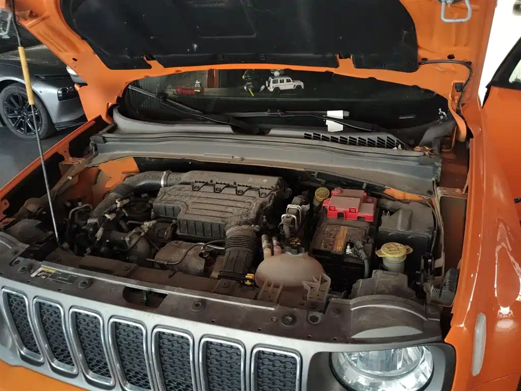 Jeep Renegade 2020 — фото 16