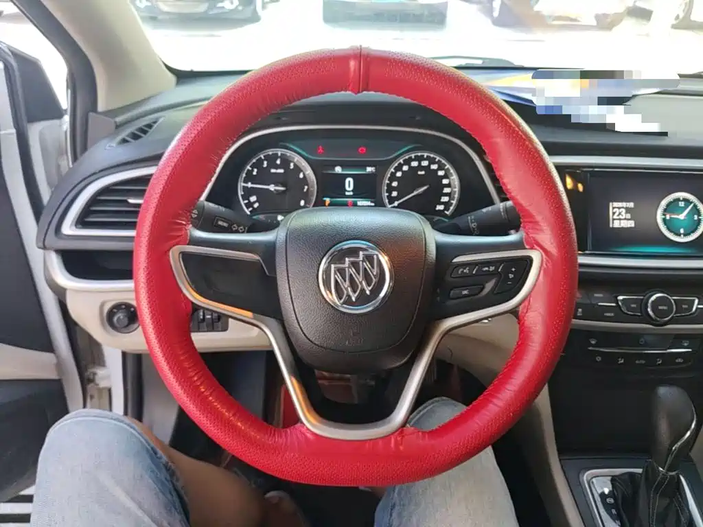 Buick Excelle 2015 — фото 11