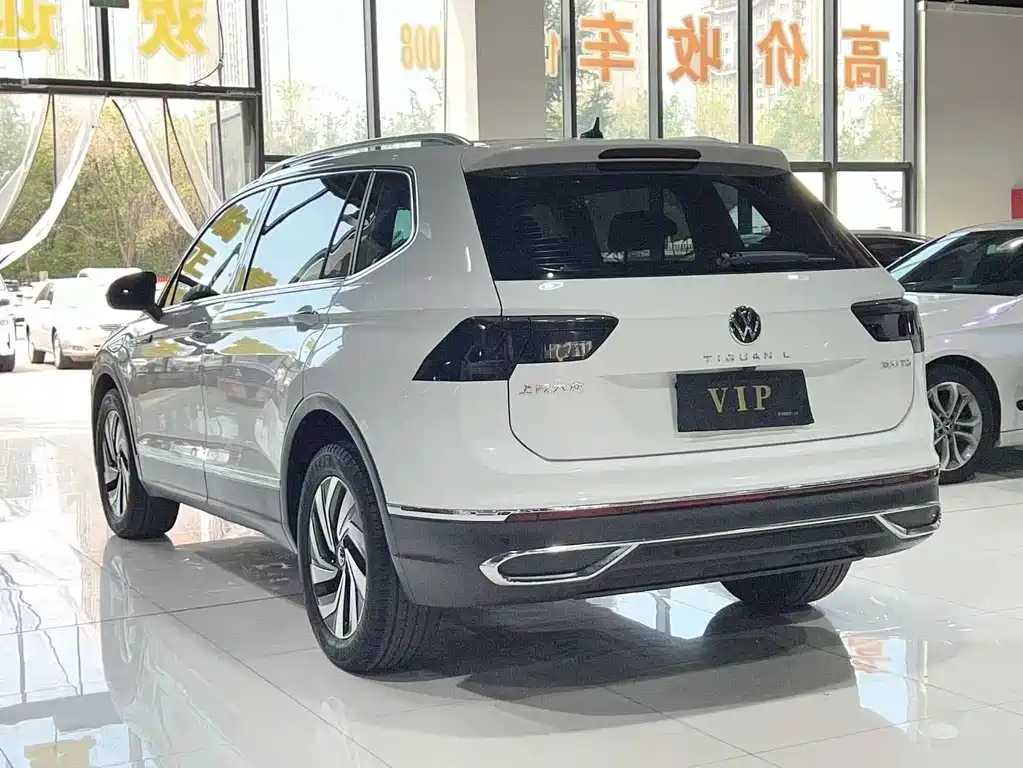 Volkswagen Tiguan L 2023 — фото 7