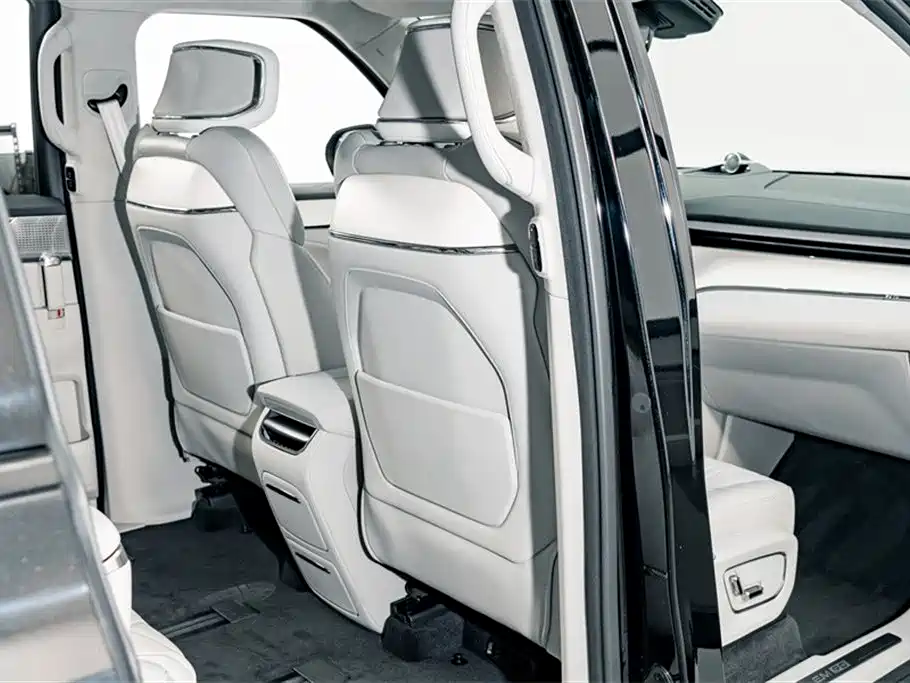 Volvo EM90 2025 — фото 22