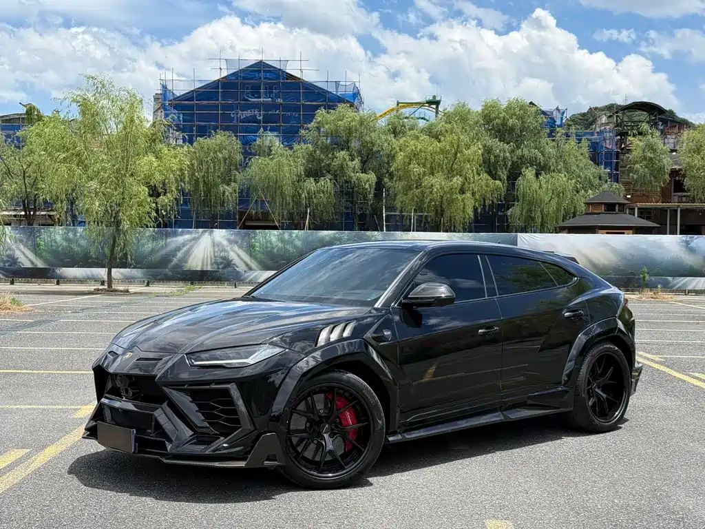 Lamborghini Urus 2021 — фото 1