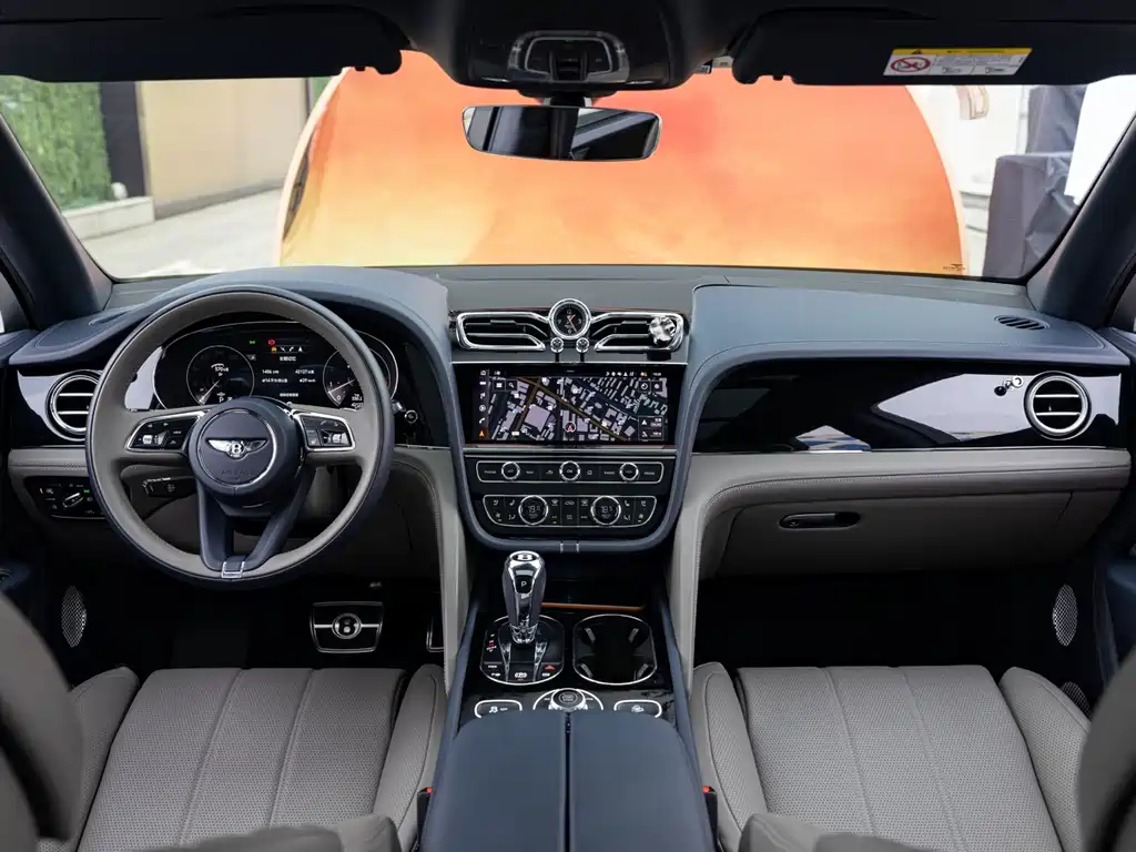 Bentley Bentayga 2022 — фото 10