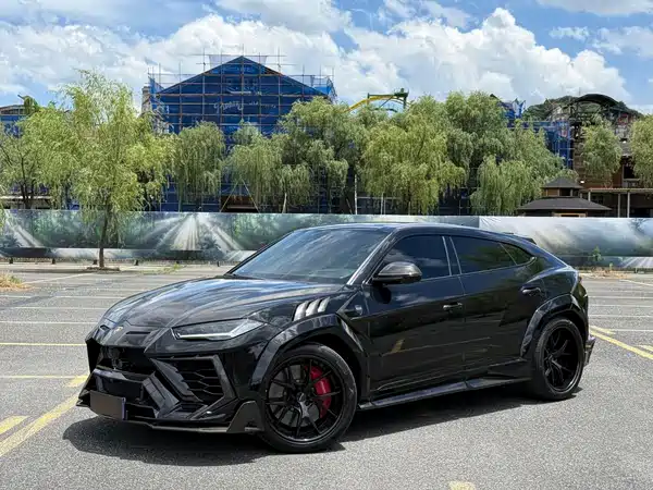 Lamborghini Urus 2021