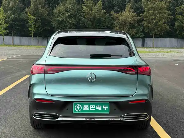 Mercedes-Benz EQE SUV 2025