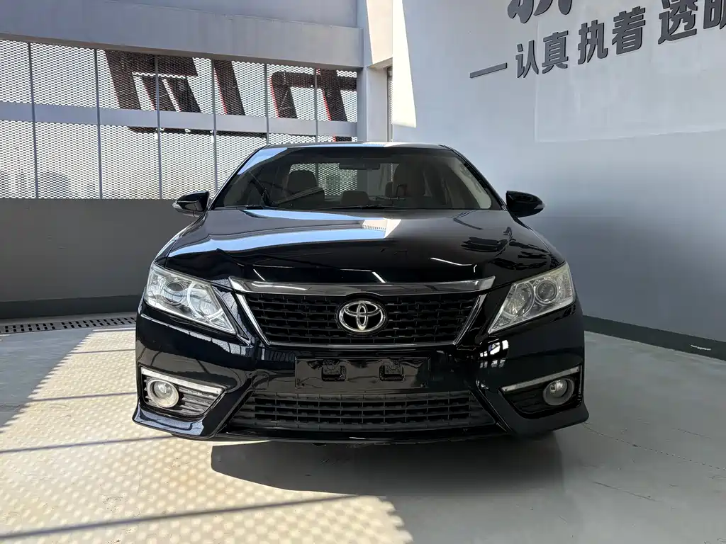 Toyota Camry 2013 — фото 3