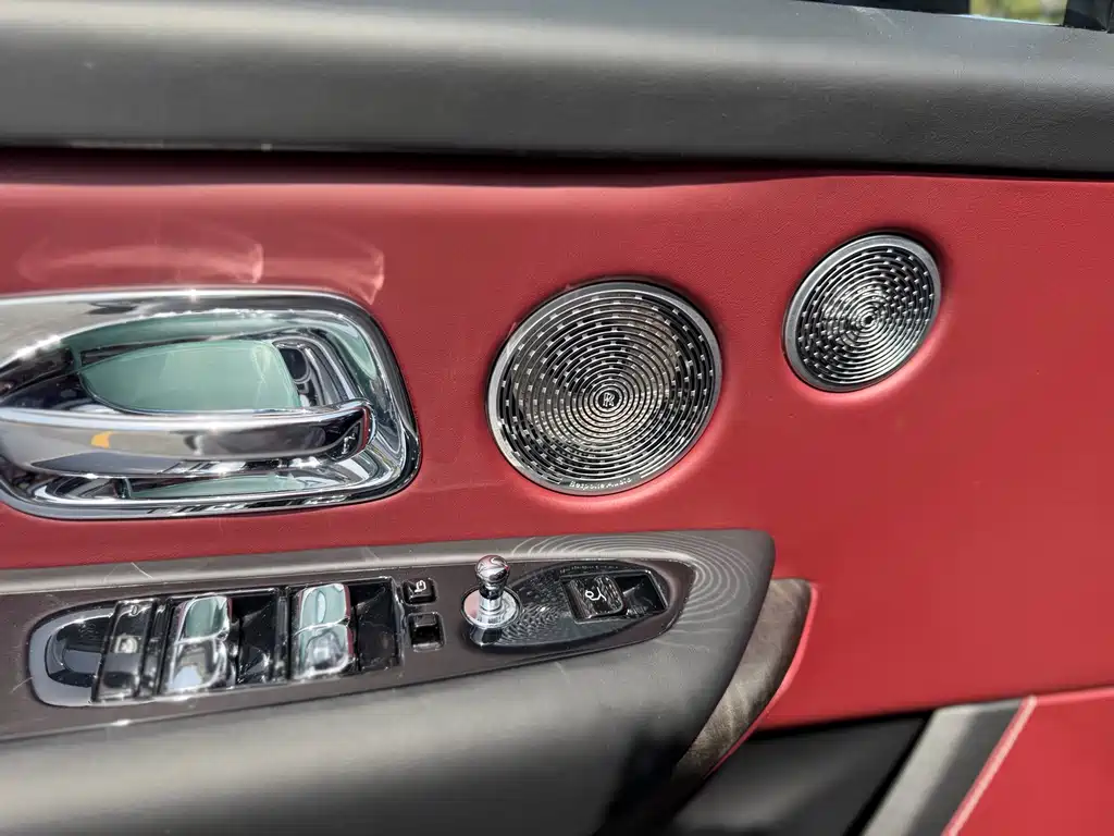 Rolls-Royce Cullinan 2019 — фото 14