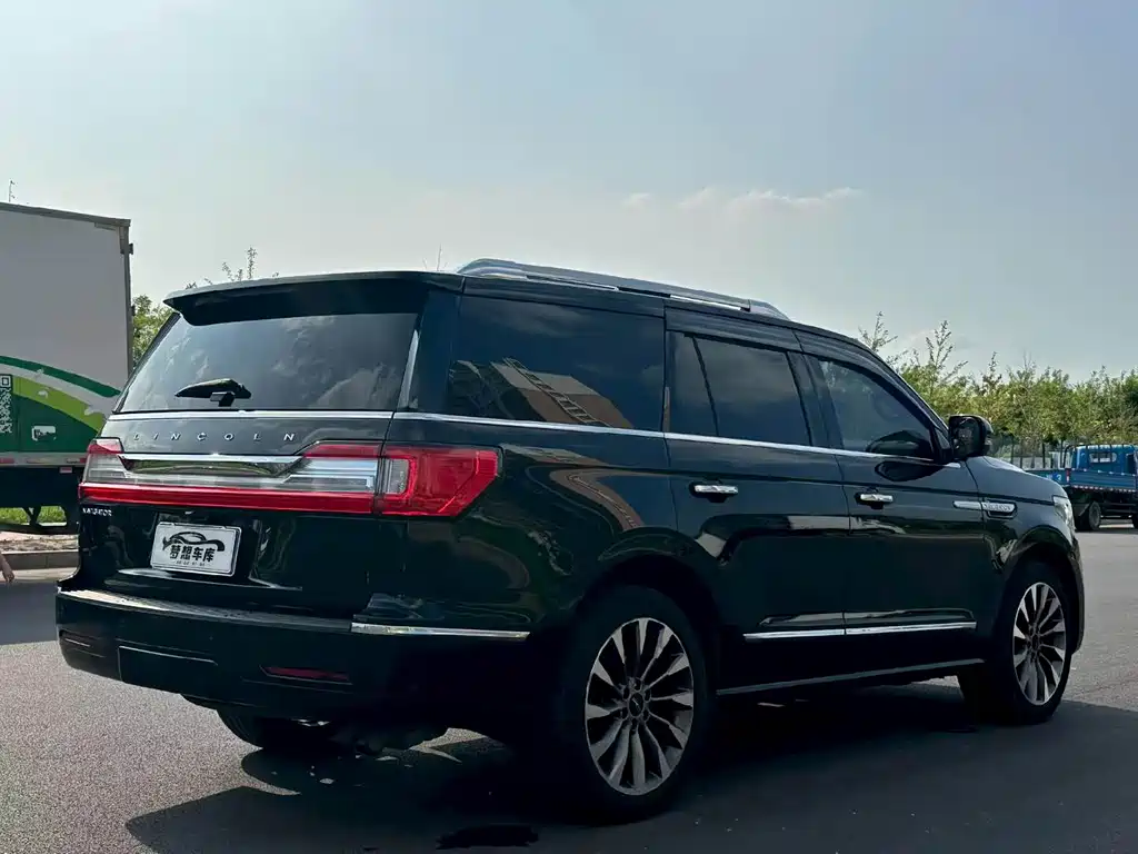 Lincoln Navigator 2018 — фото 7