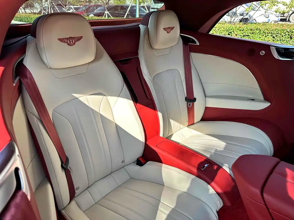 Bentley Continental 2022 — фото 13