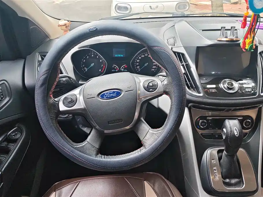 Ford Kuga 2016 — фото 15