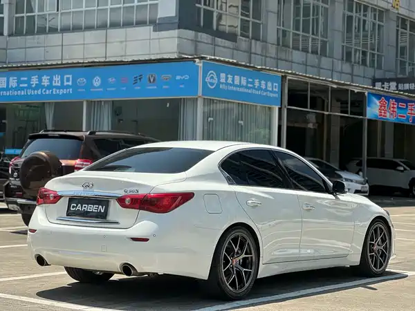 Infiniti Q50 2014