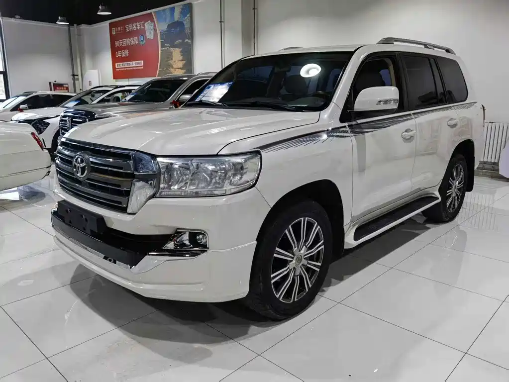 Toyota Land Cruiser 2018 — фото 1