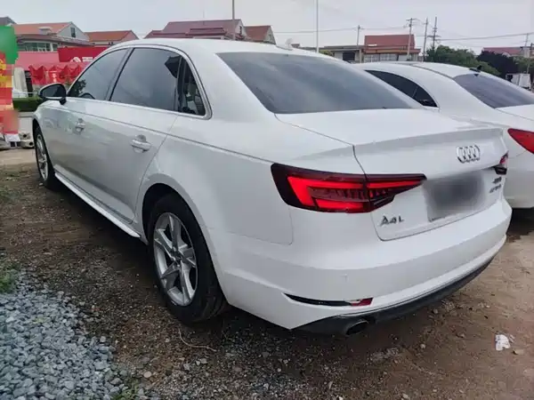 Audi A4L 2018