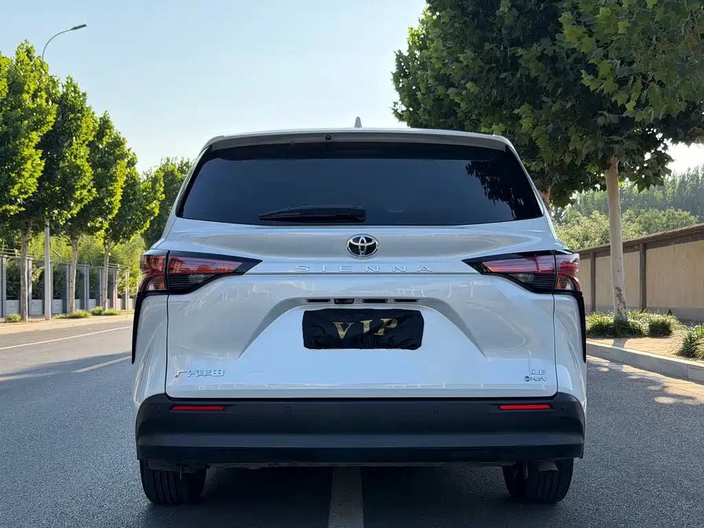 Toyota Sienna 2025