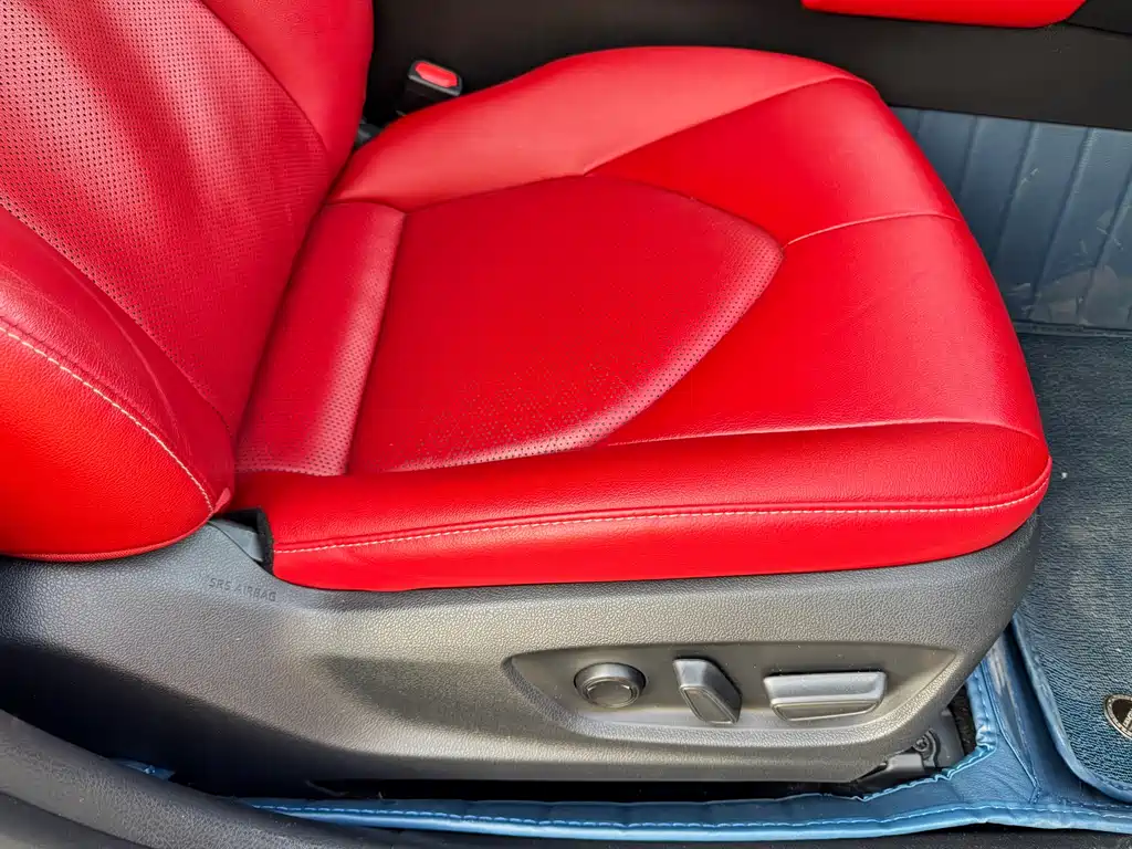 Toyota Camry 2019 — фото 16