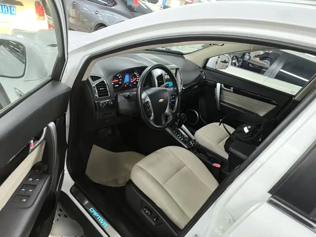 Chevrolet Captiva 2015 — фото 16