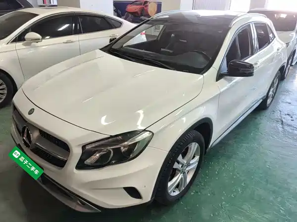 Mercedes-Benz GLA 2015