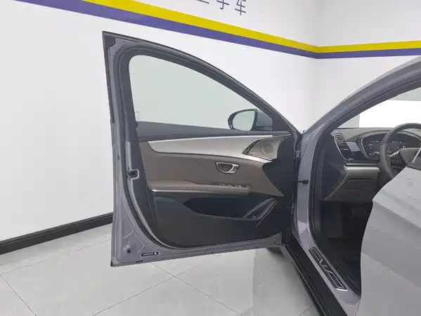BYD Han 2025