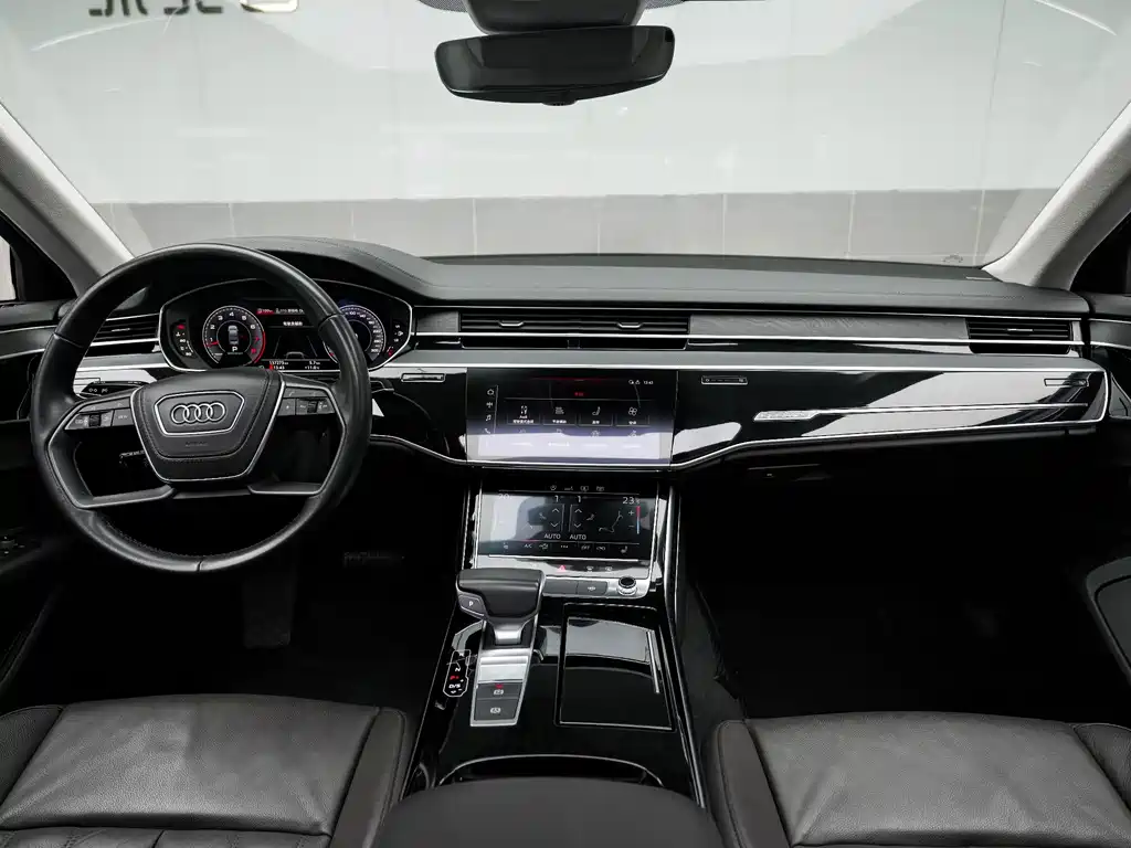 Audi A8 2019 — фото 13