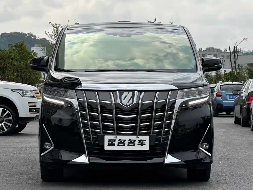 Toyota Alphard 2023 — фото 2
