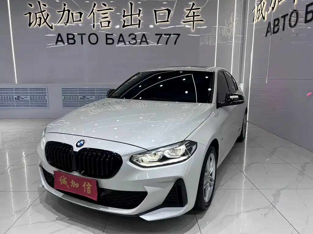 BMW 1 Series 2022 — фото 1