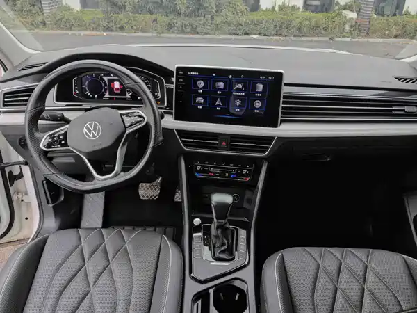 Volkswagen Tiguan L Plug-In Hybrid 2022