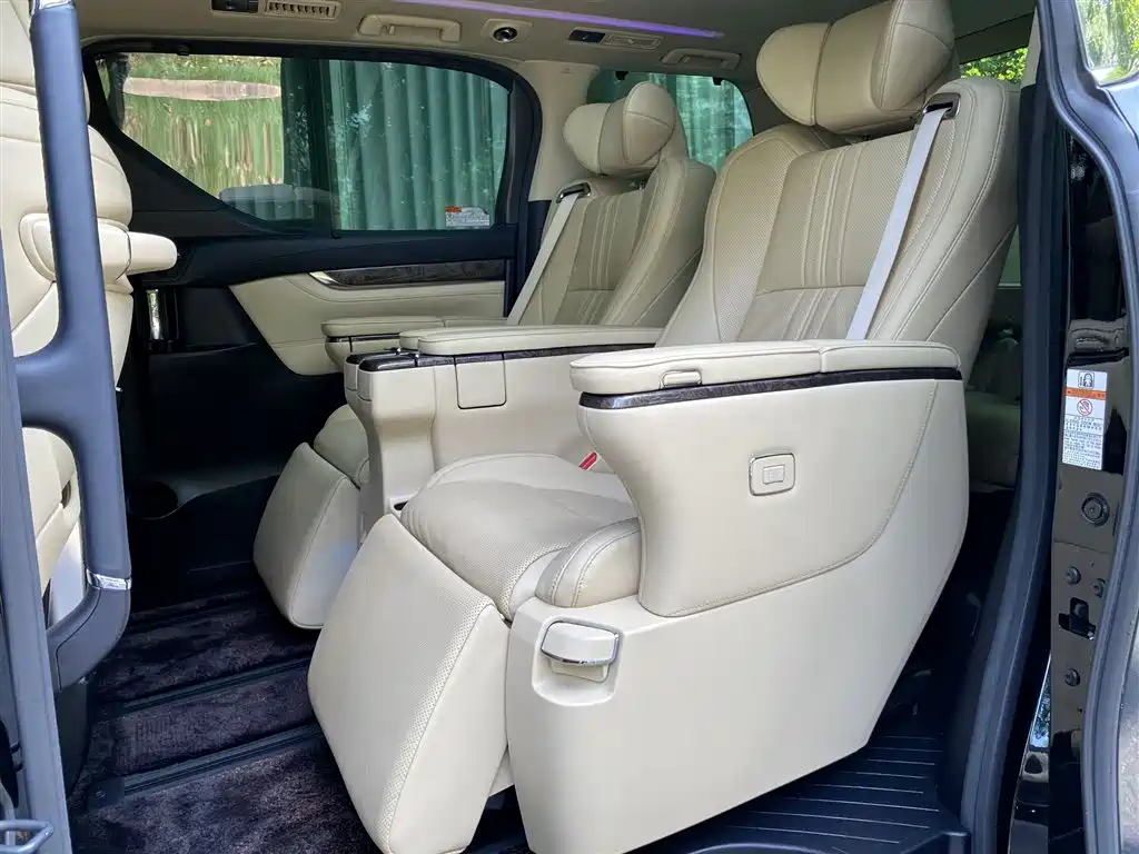 Toyota Alphard 2021 — фото 6