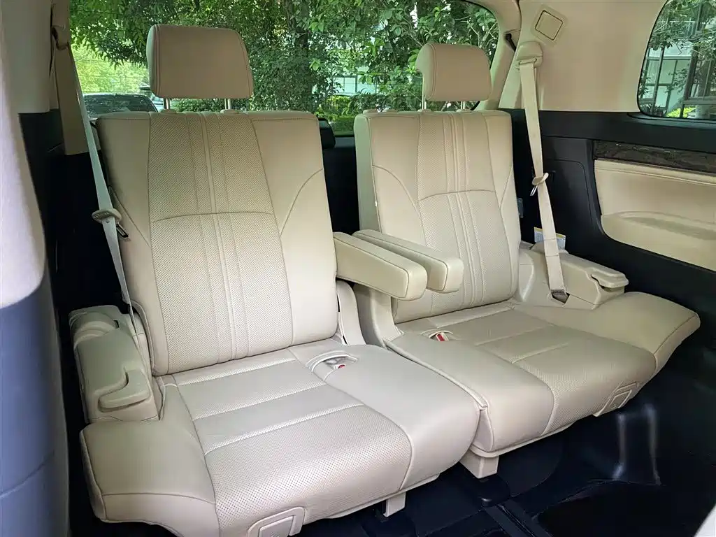 Toyota Alphard 2021 — фото 10