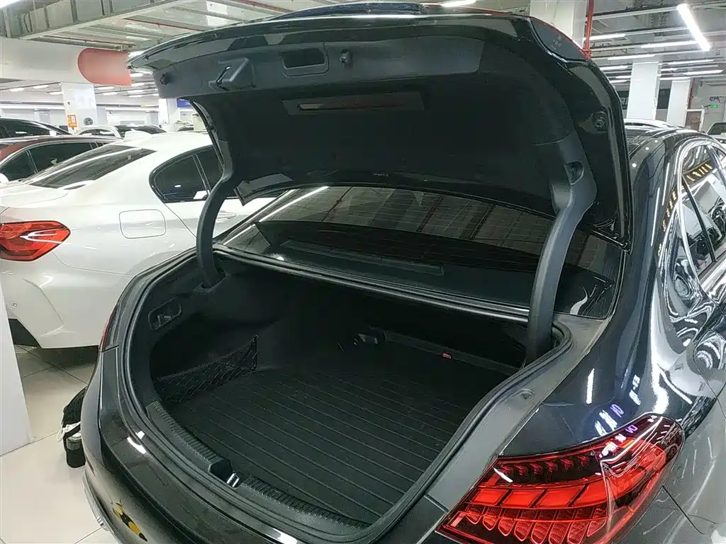 Mercedes-Benz C-Class 2023 — фото 15
