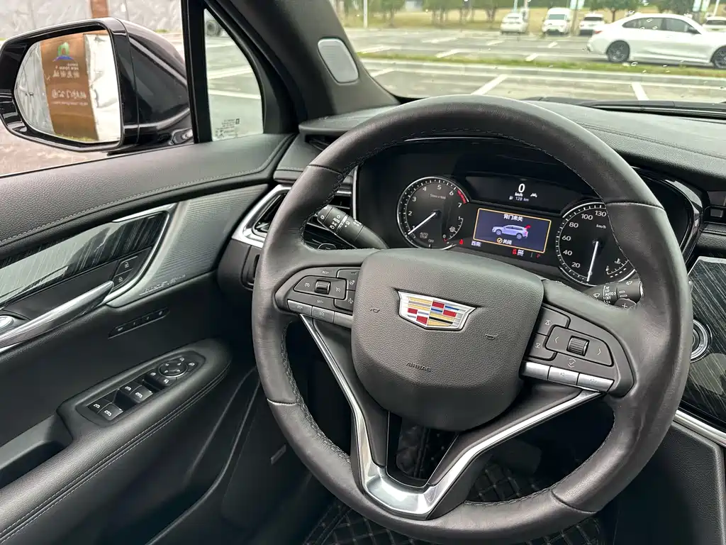 Cadillac XT6 2022 — фото 23