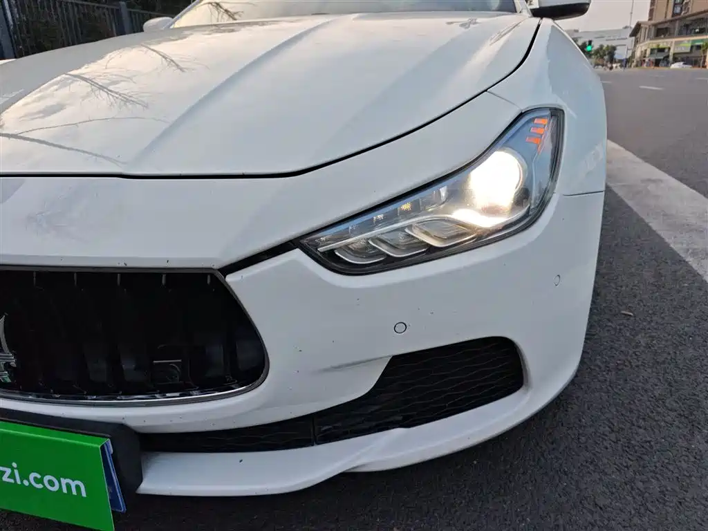 Maserati Ghibli 2015 — фото 24