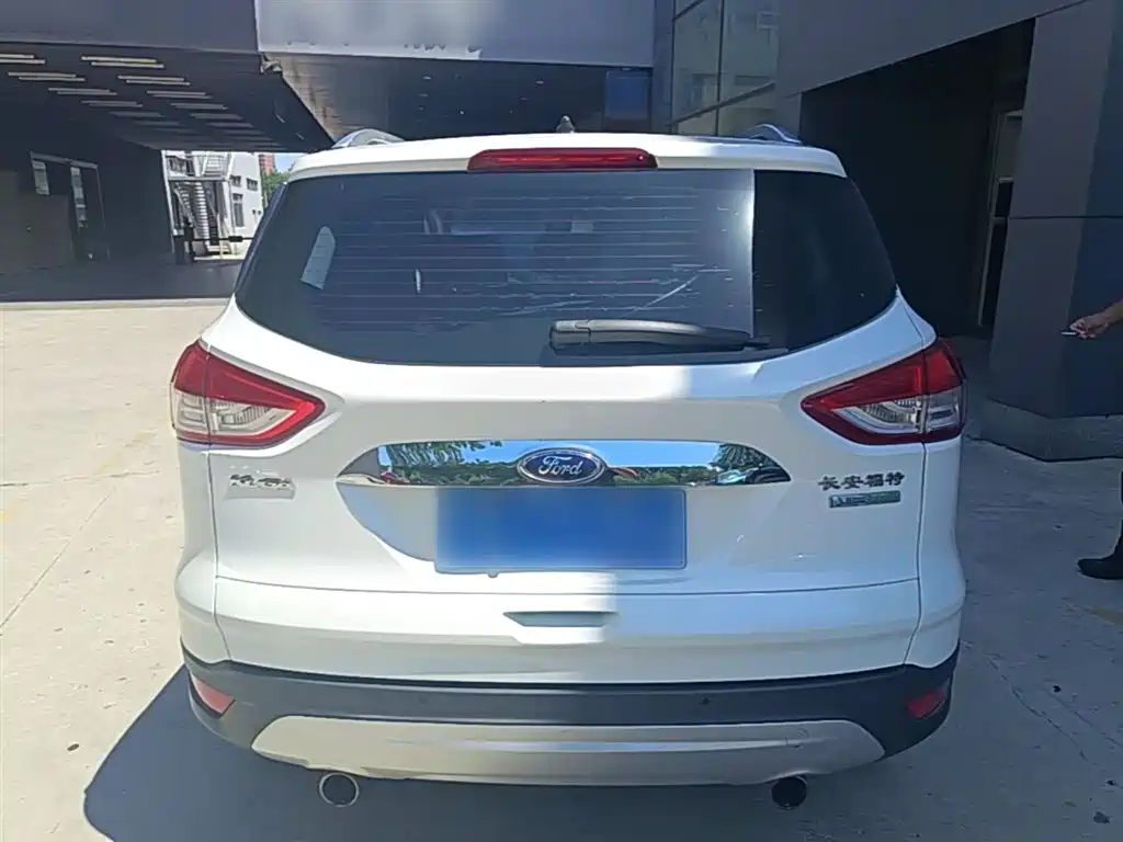 Ford Kuga 2015 — фото 6