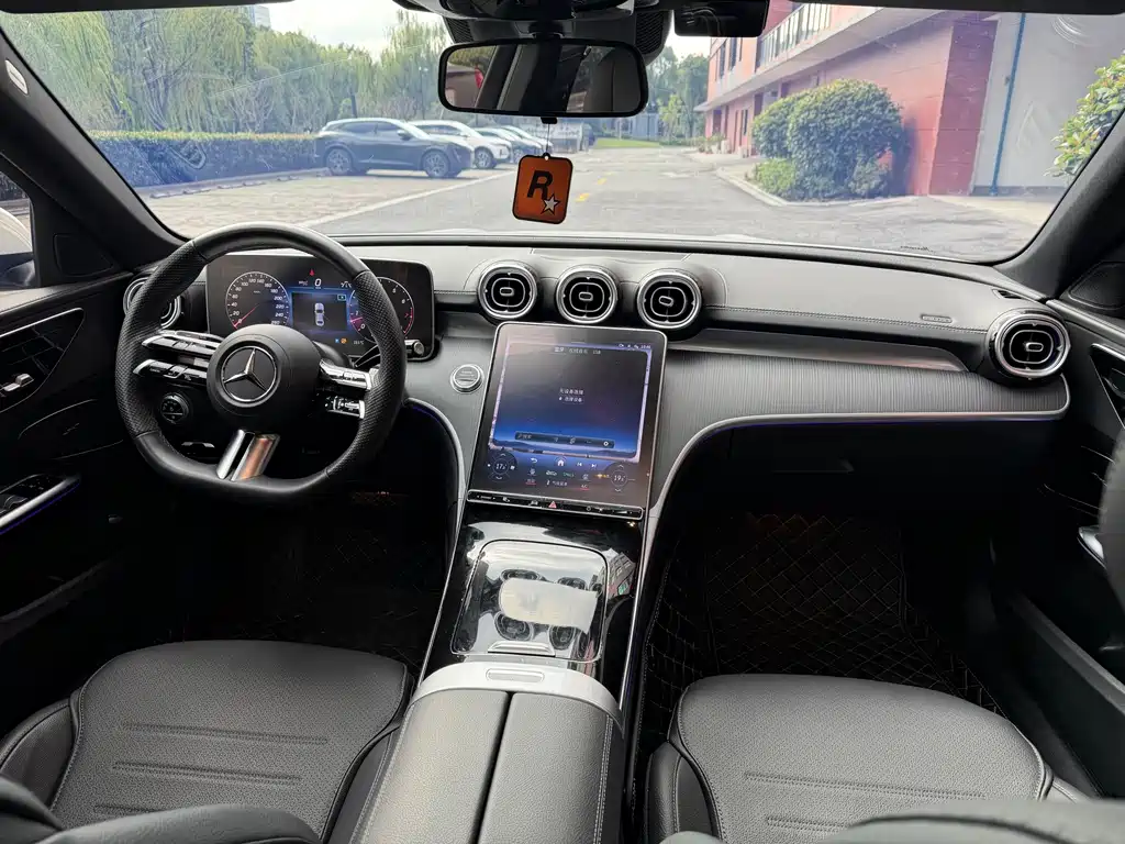 Mercedes-Benz C-Class 2025