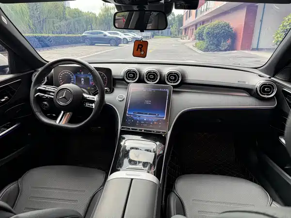 Mercedes-Benz C-Class 2025