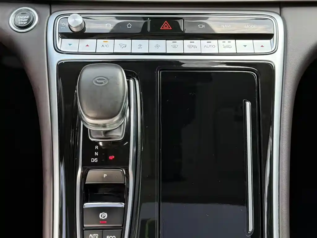 GAC Trumpchi M8 2022 — фото 14