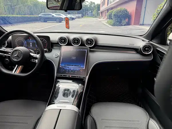 Mercedes-Benz C-Class 2025