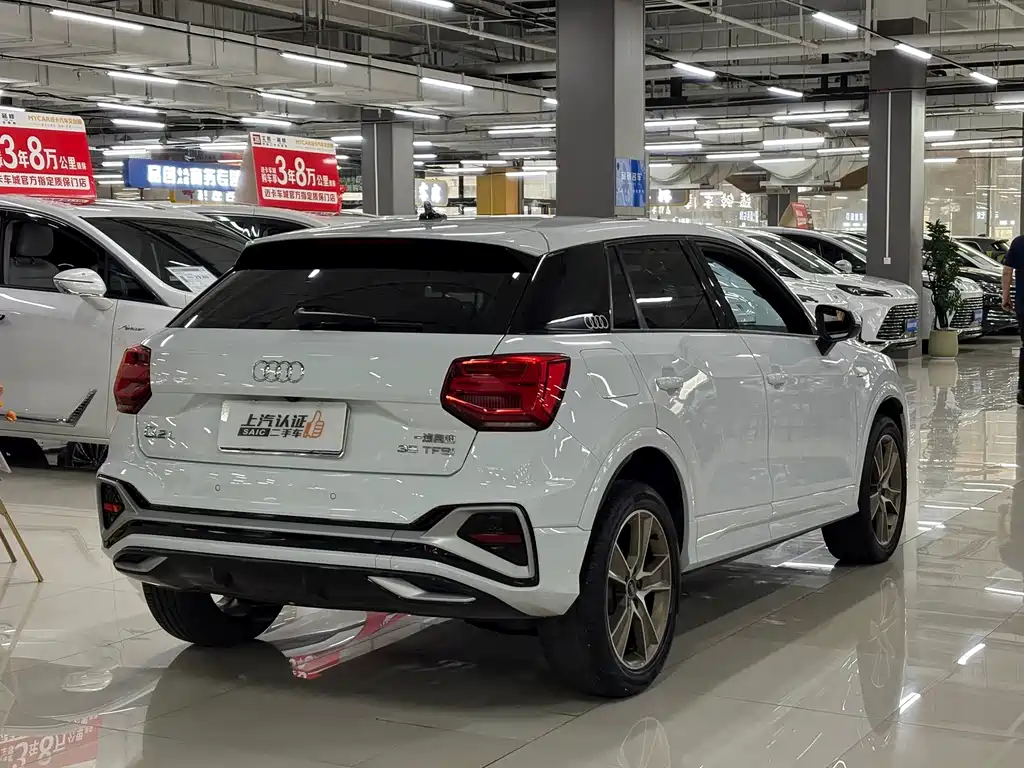 Audi Q2L 2023 — фото 12