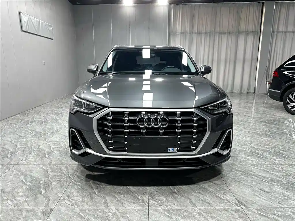 Audi Q3 2022 — фото 2