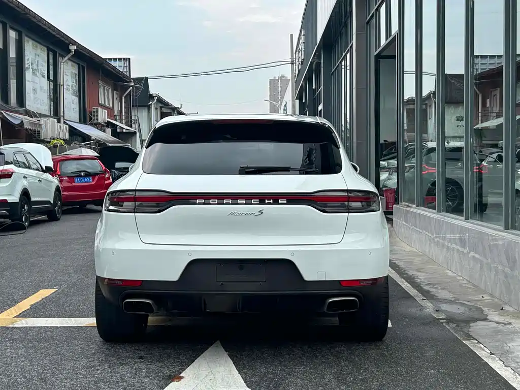 Porsche Macan 2019 — фото 11