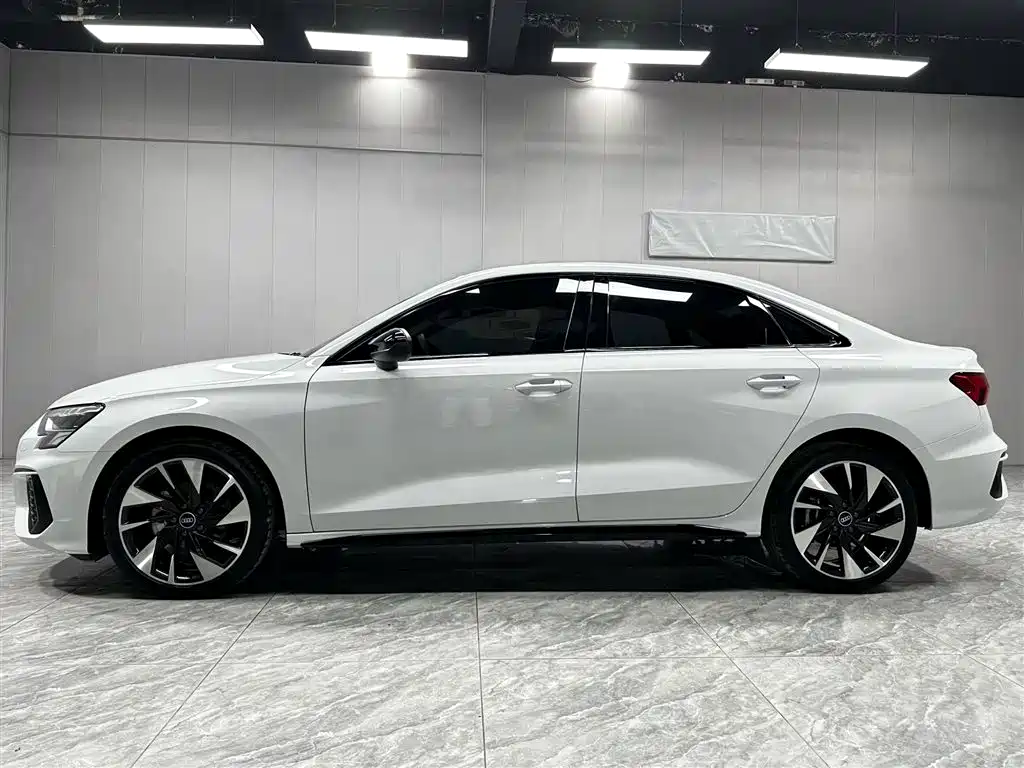 Audi A3 2022 — фото 9