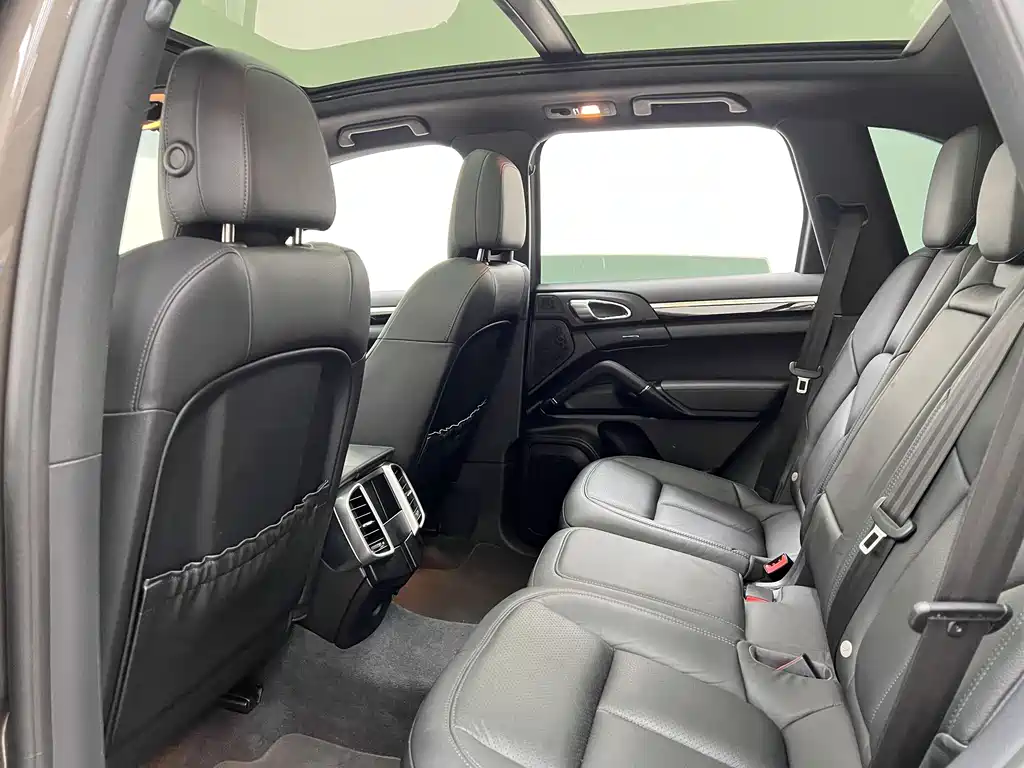 Porsche Cayenne 2015 — фото 16