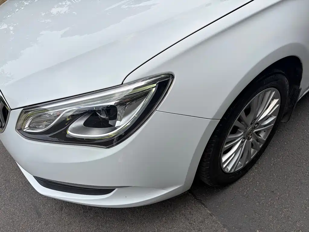 Buick Excelle 2015 — фото 8