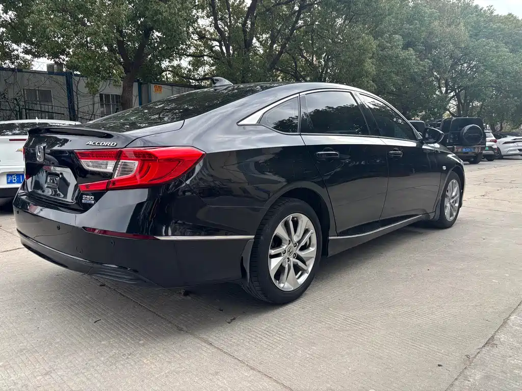 Honda Accord 2019 — фото 8