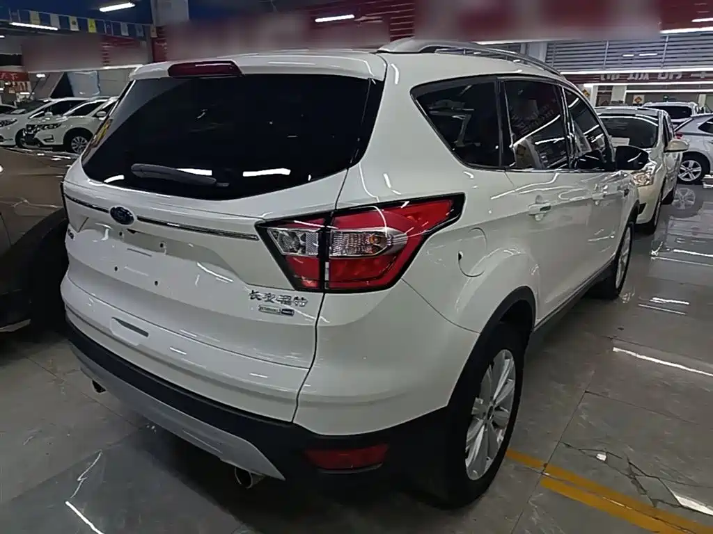 Ford Kuga 2017 — фото 7